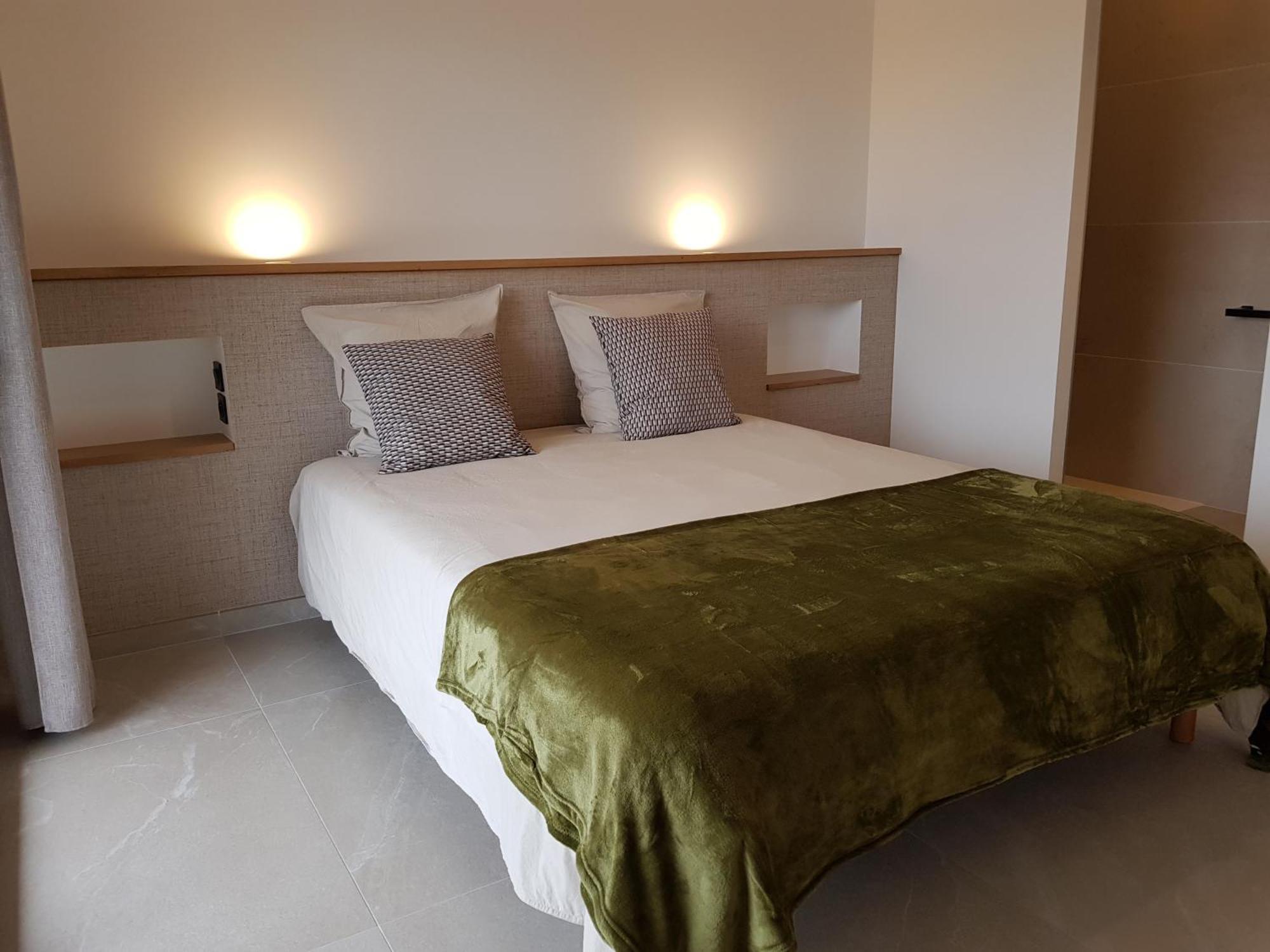 Holiday home St Francois Piscine Privee Chauffee ,clim ,parking Gratuit